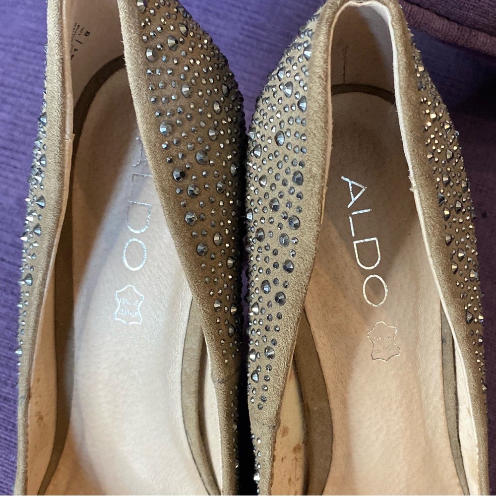 Aldo Women's Dark Tan Crystal Studded Embellished Round Toe Pump Size 10 - Picture 2 of 12